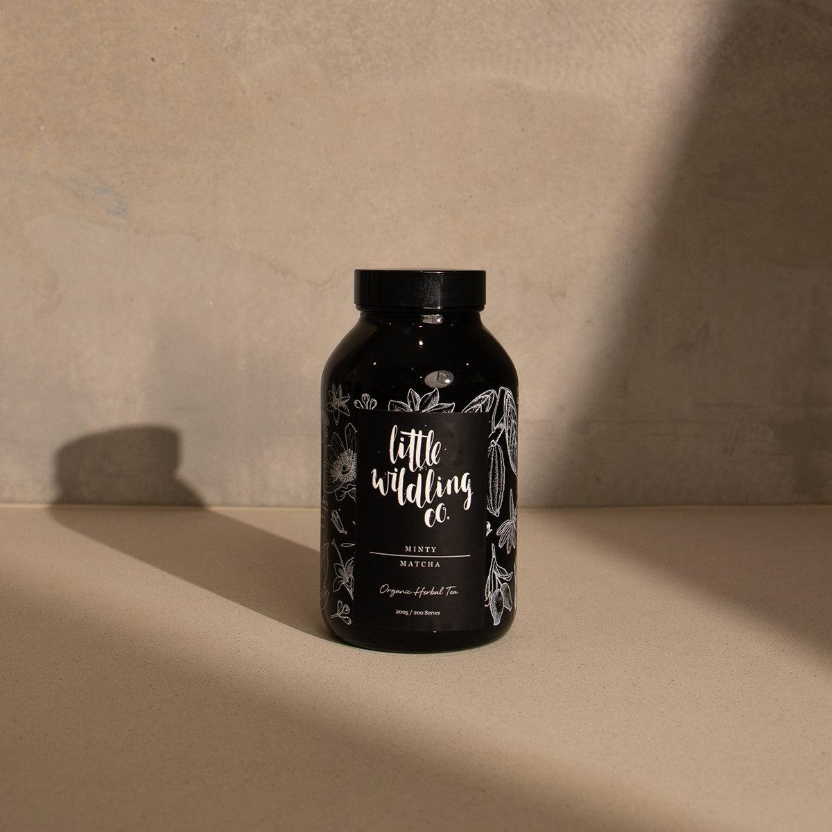 Ceremonial matcha powder with mint for focus